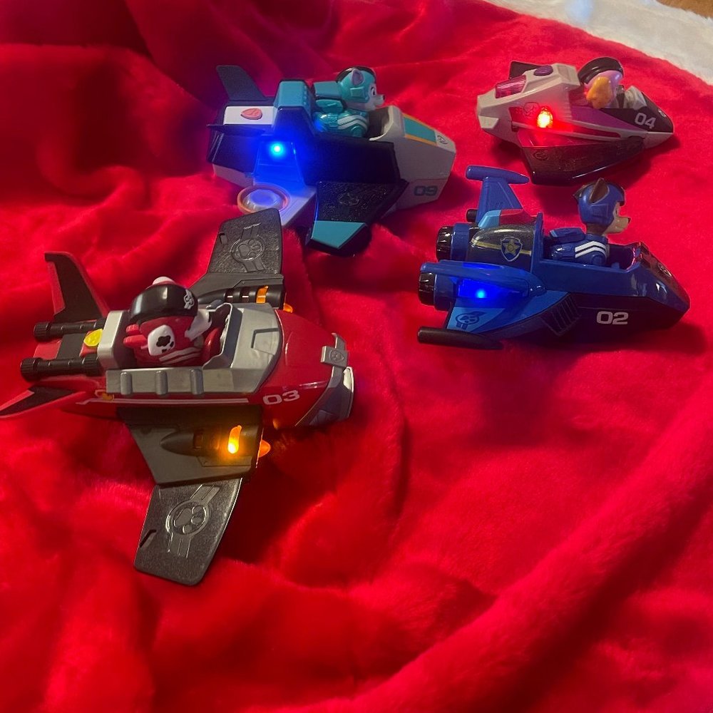 Paw Patrol Lot of (4) Jet To The Rescue Vehicles w/ Lights and Sound!